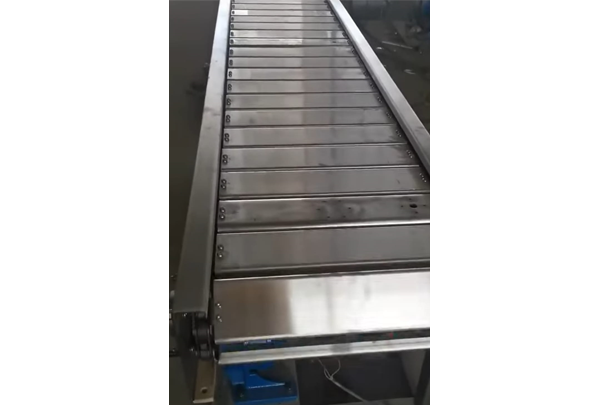 Inclined Slat Conveyor